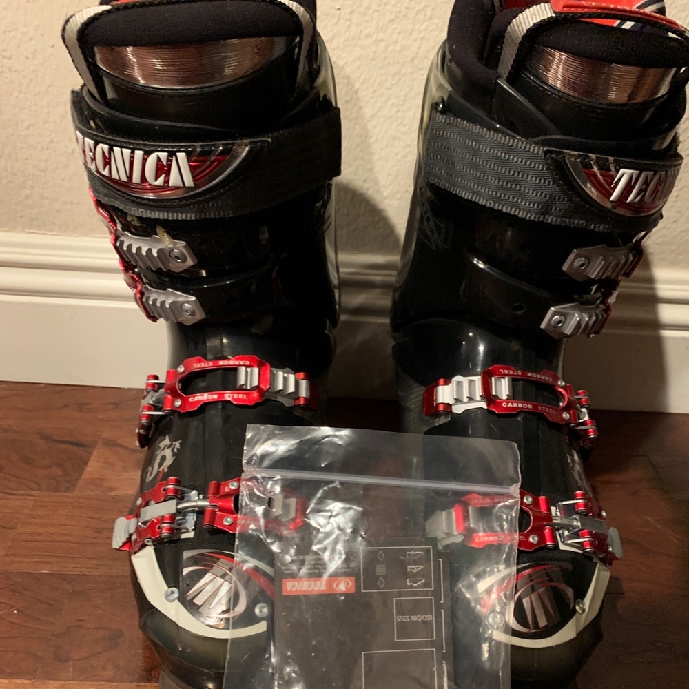 Técnica Dragón 100 ski boots
